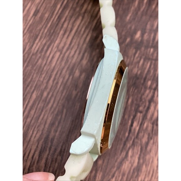 Unbranded Mint Green And Gold Women's Watch New Battery Working - Picture 5 of 8